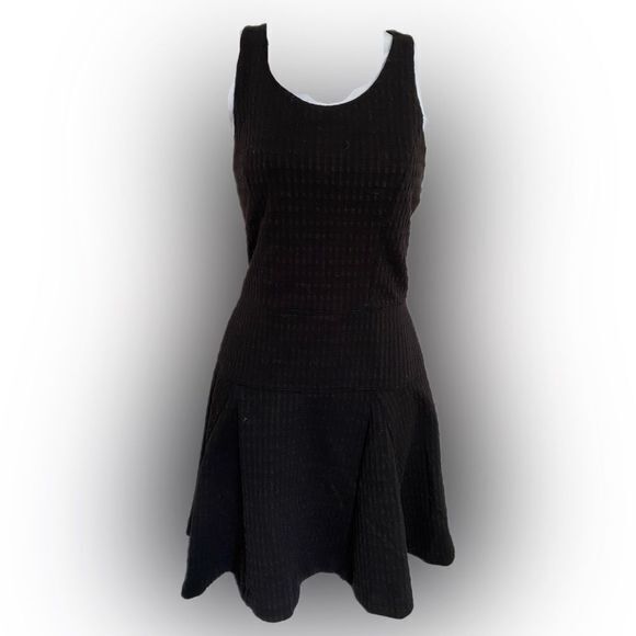Banana Republic Dress -6 black /black , back zip.  Polyester spandex - Picture 1 of 6